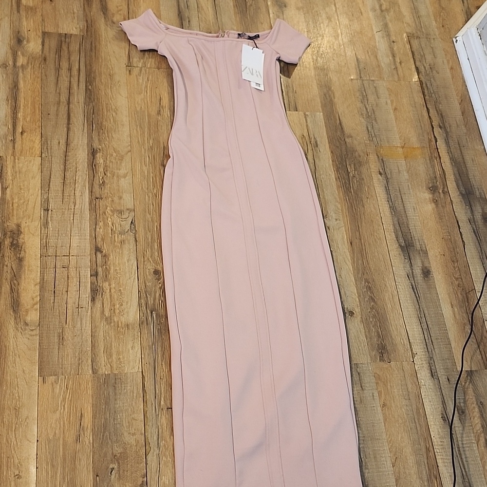 Zara Pink Midi Dress with Elegant Design - Picture 2 of 7